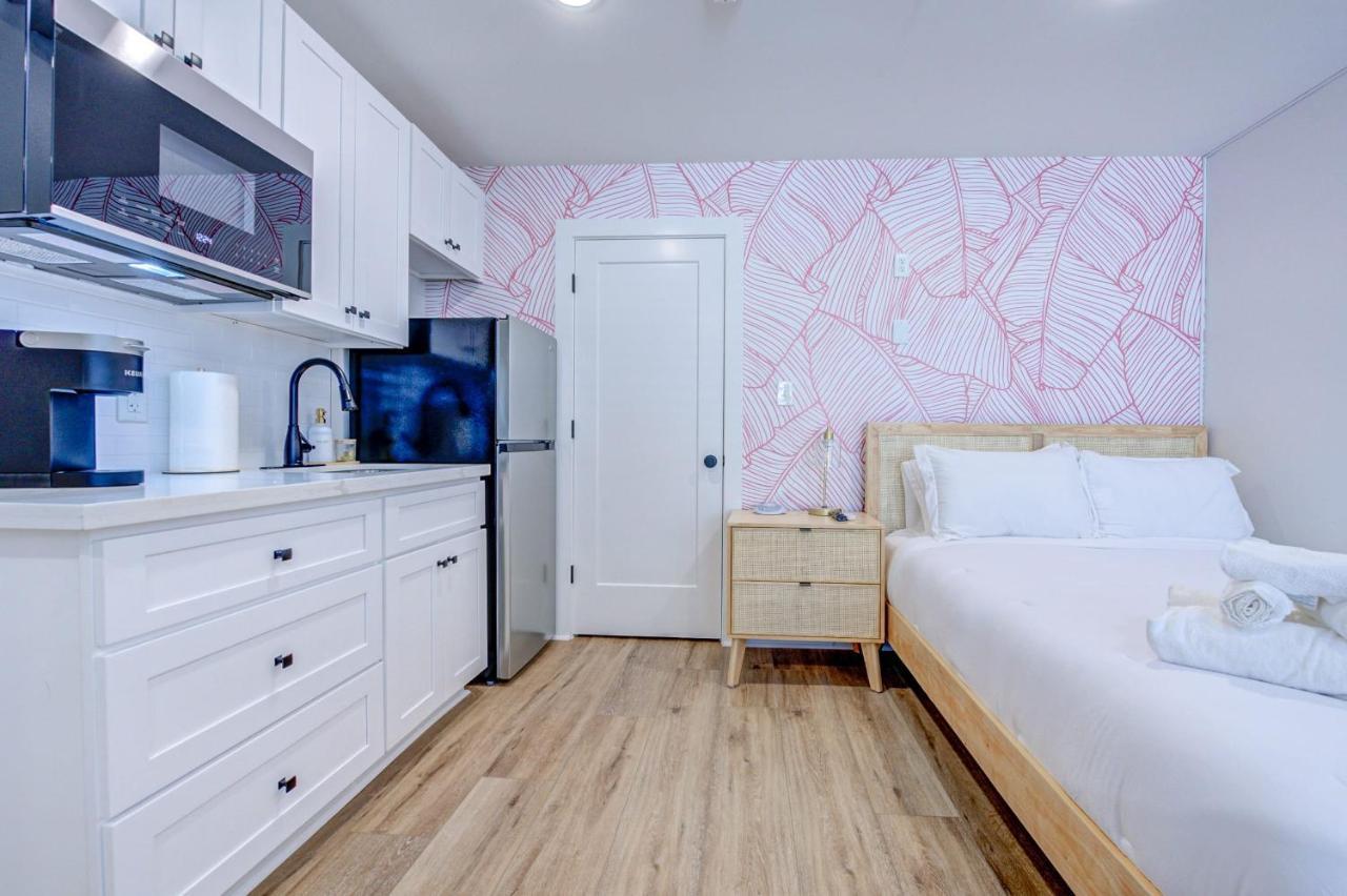 Pink Flamingo Studio Apartment Галвестон Экстерьер фото